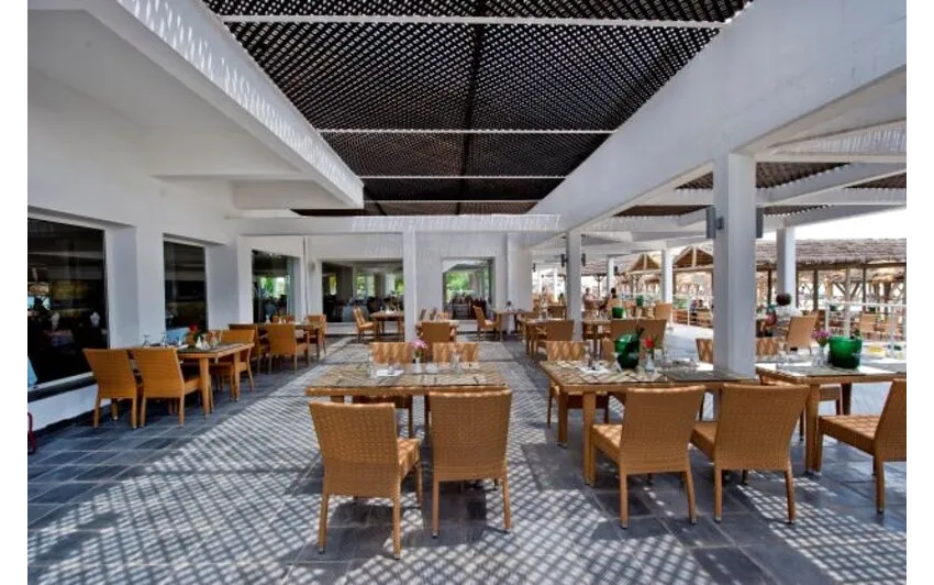 THE ORANGERS BEACH RESORT & BUNGALOW  4*-7