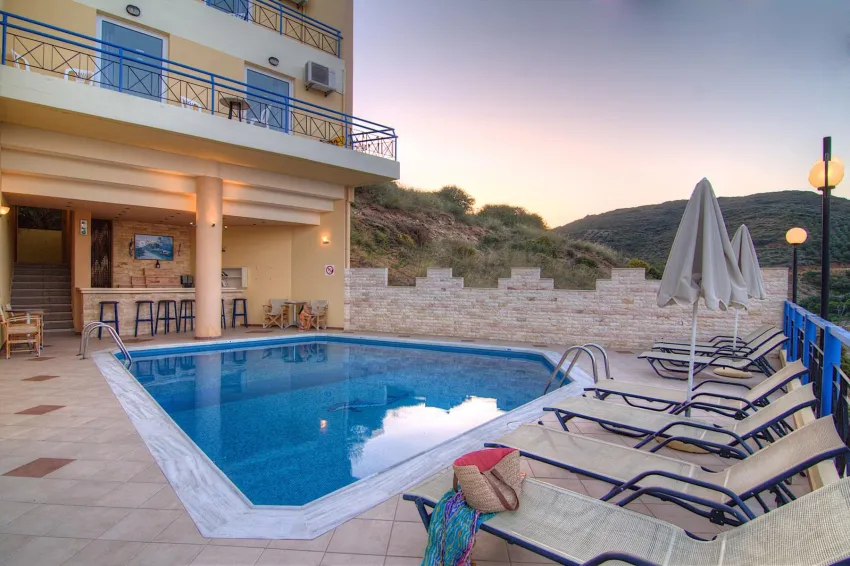 ATHINA APARTMENTS 3*-9