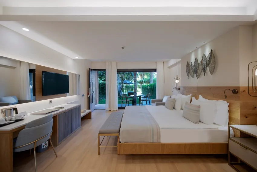 Miramare Beach Hotel 5*-8