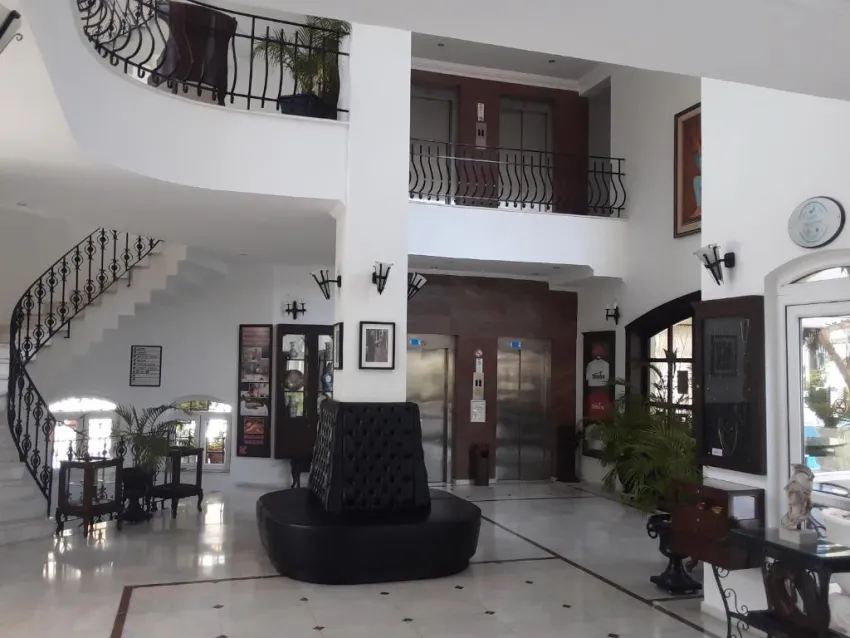 SINATRA HOTEL  4*-10