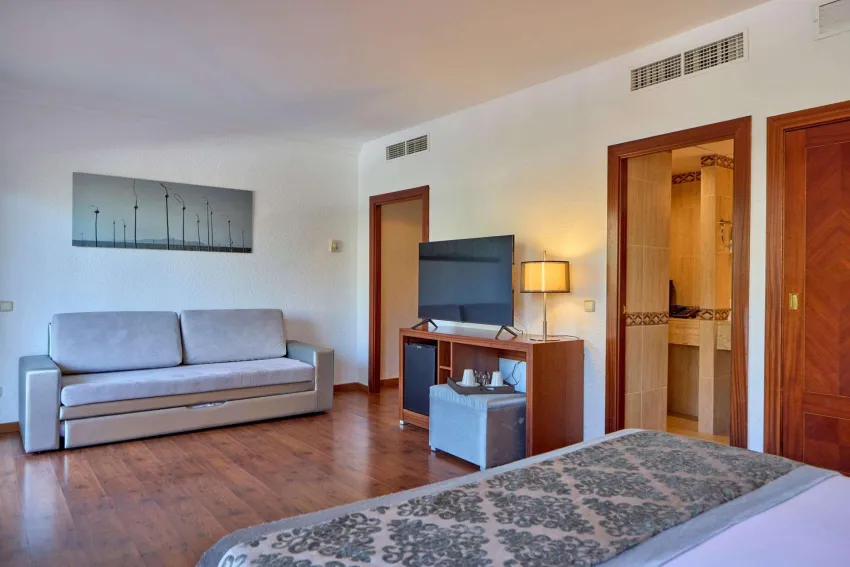 Zafiro Rey Don Jaime 4*-16