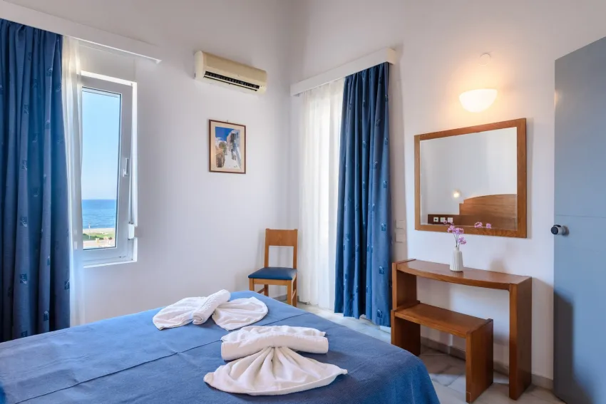 KOSTAKIS BEACH APARTMENTS 3*-9