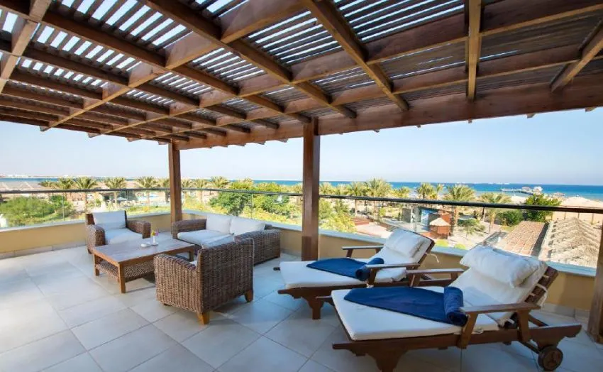 AMWAJ BEACH CLUB ABU SOMA  4*-5
