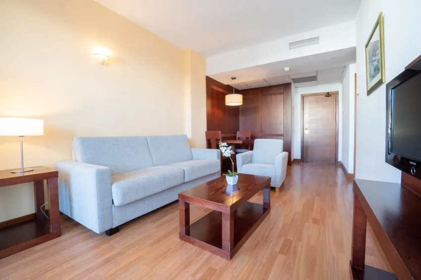 Tropicana Hotel 4*-5