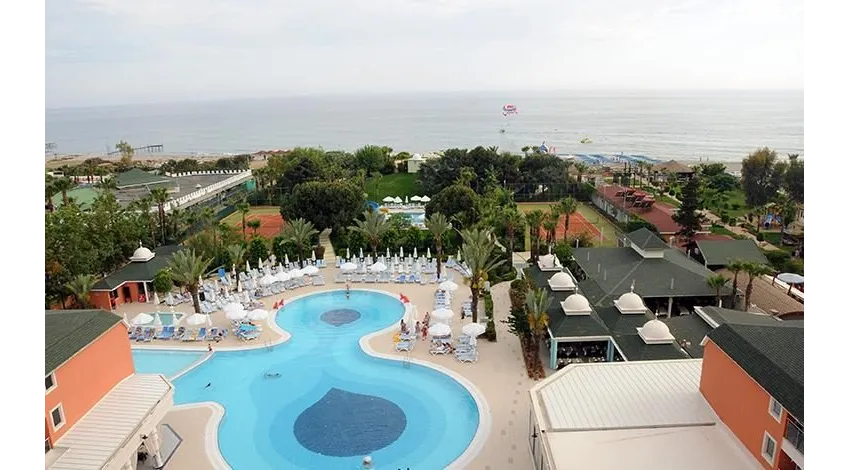 INSULA RESORT & SPA  5*-6