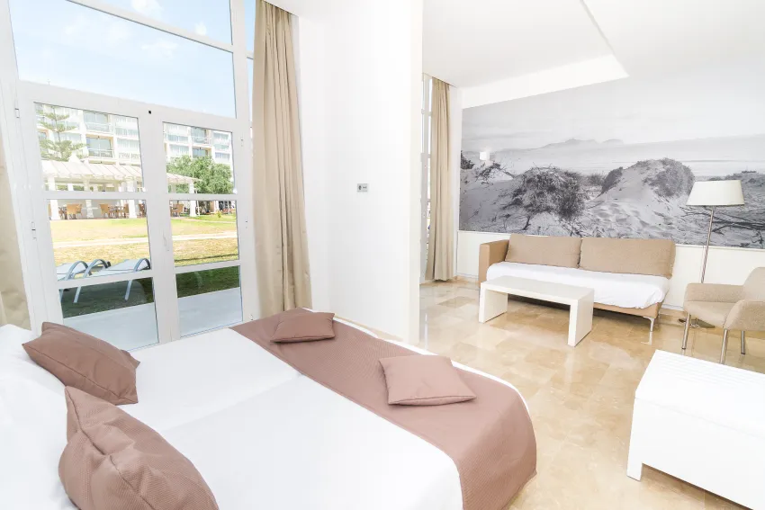 Zafiro Alzinar Mar 4*-13