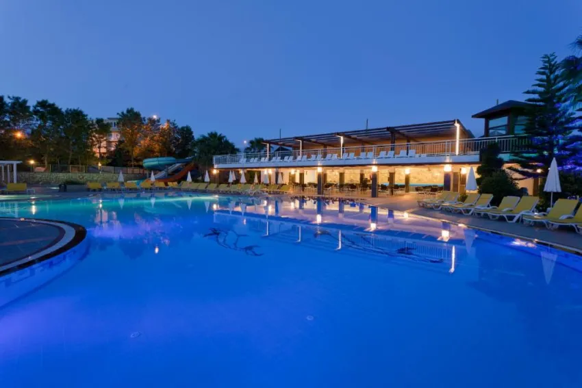 Club Mermaid Village 4*-16