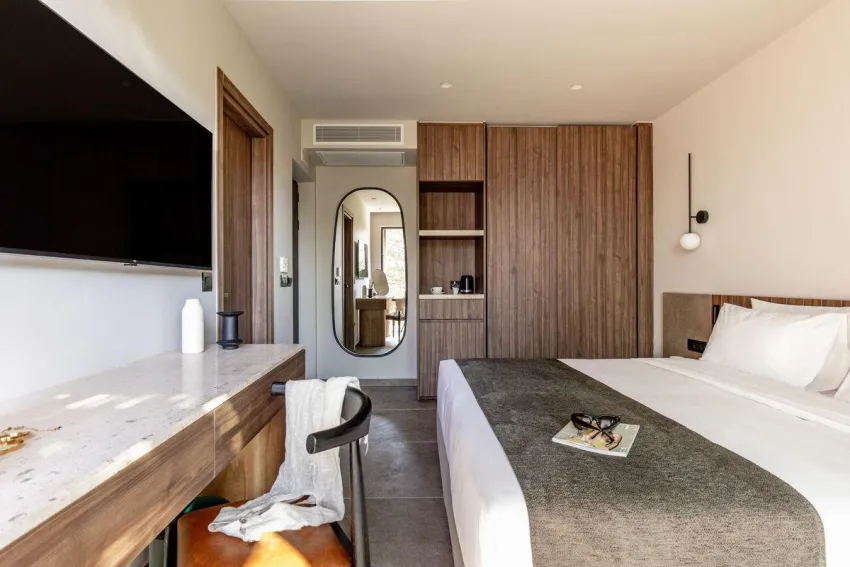 Elios Hill Sun-Kissed Happiness 5*-17