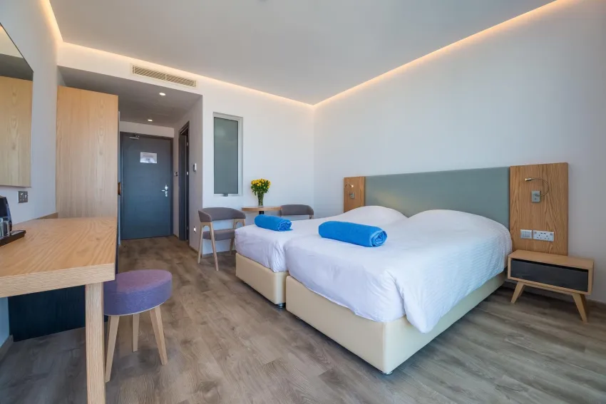 Protaras Plaza Hotel 3*-7