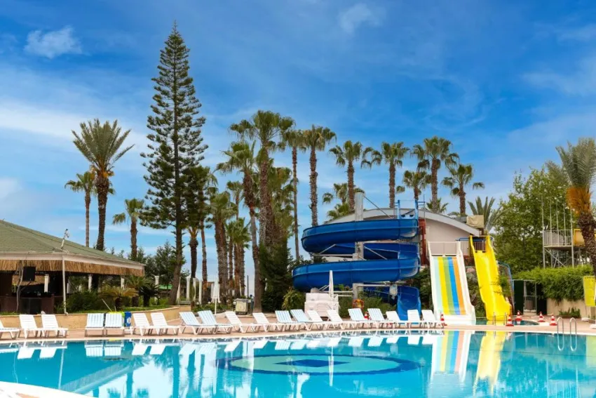 HOLIDAY PARK RESORT  5*-14