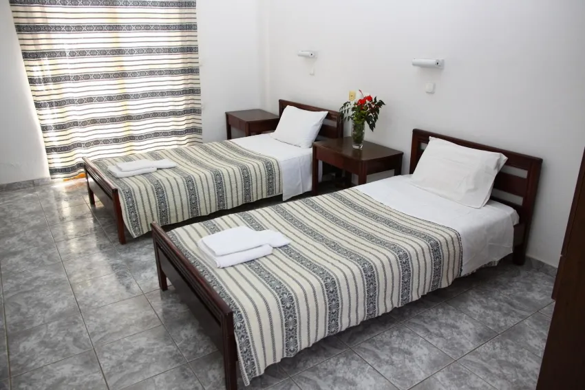 Mari Evans Apartment 4*-6