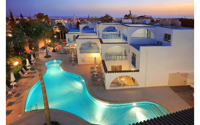 Petrosana Hotel Apartments 3*-1