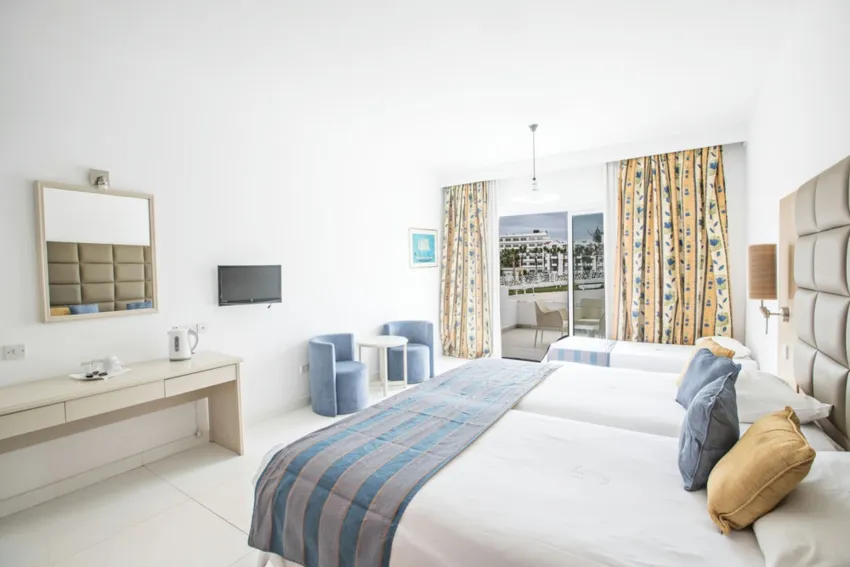 Odessa Hotel 4*-5