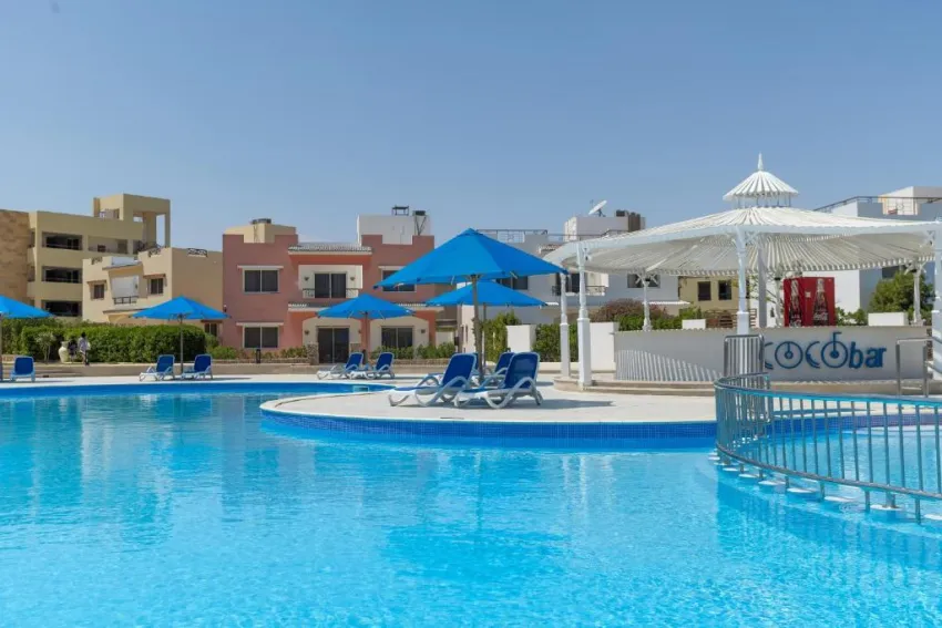 AMWAJ OYOUN HOTEL & RESORT  5*-10