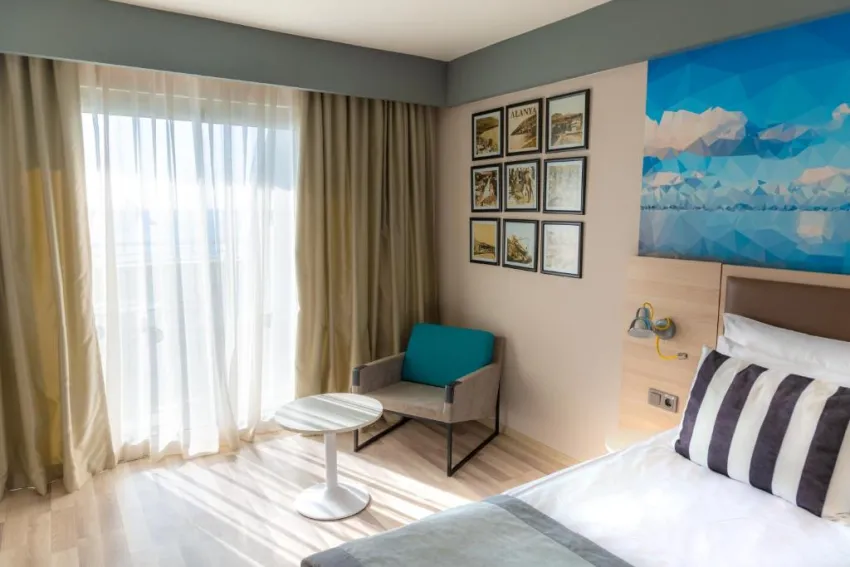 SUNPRIME C LOUNGE (ADULTS ONLY 16+)  5*-14