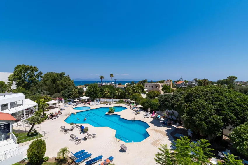 Happy Days Hotel Tholos 3*-3
