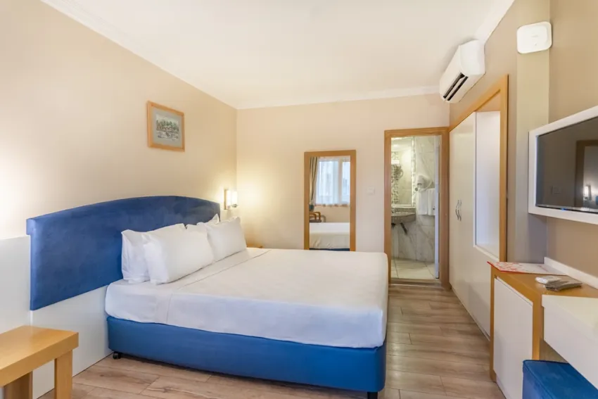 LANCORA BEACH HOTEL  4*-19