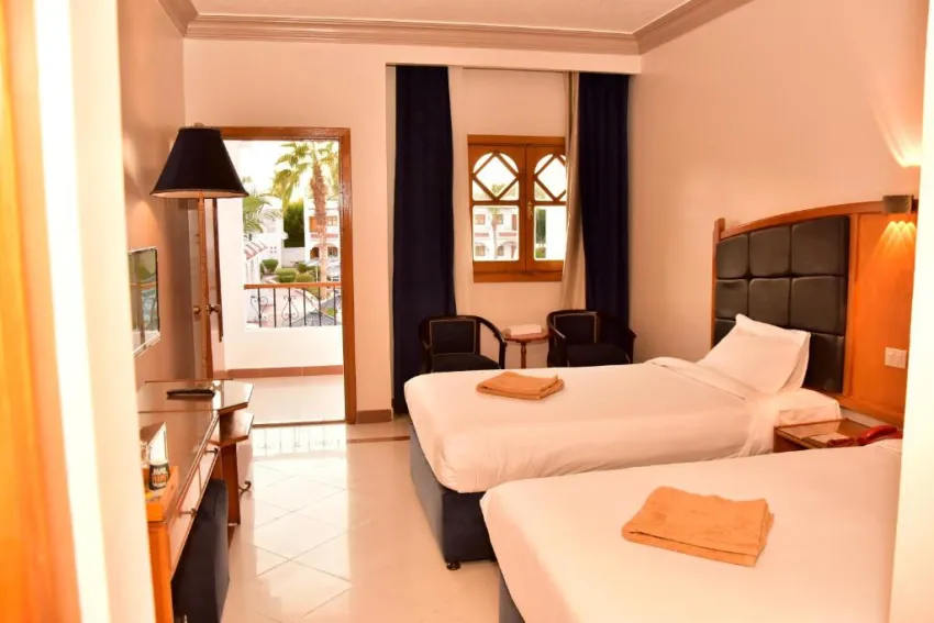 DIVE INN RESORT  4*-18