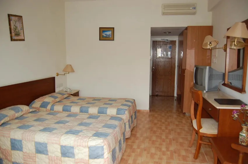 Moniatis Hotel  3*-2