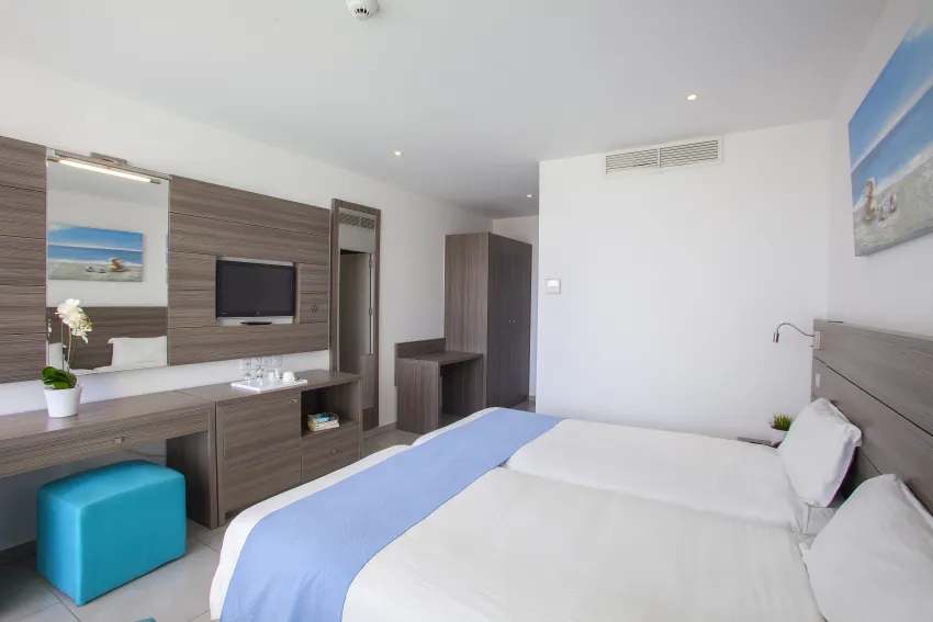 Limanaki Beach Hotel & Suites 4*-9