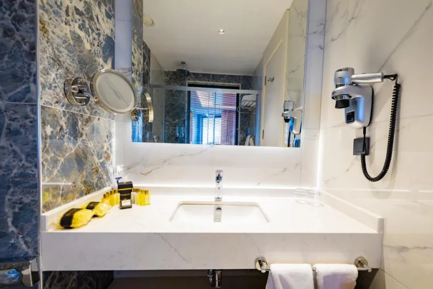 Granada Luxury Red (Adults Only 16+) 5*-11