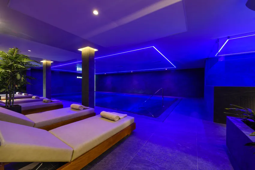 Ajax Hotel 4*-108