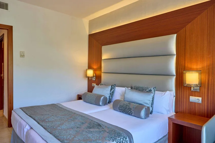 Zafiro Rey Don Jaime 4*-19