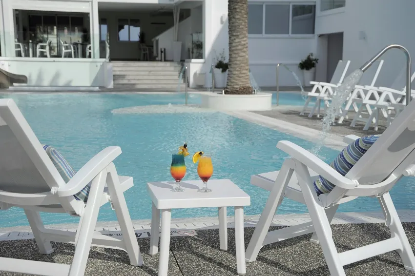 Liquid Hotel Apartments 4*-2