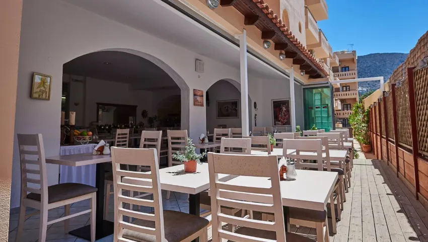 Thalia Deco City and Beach Hotel 4*-1