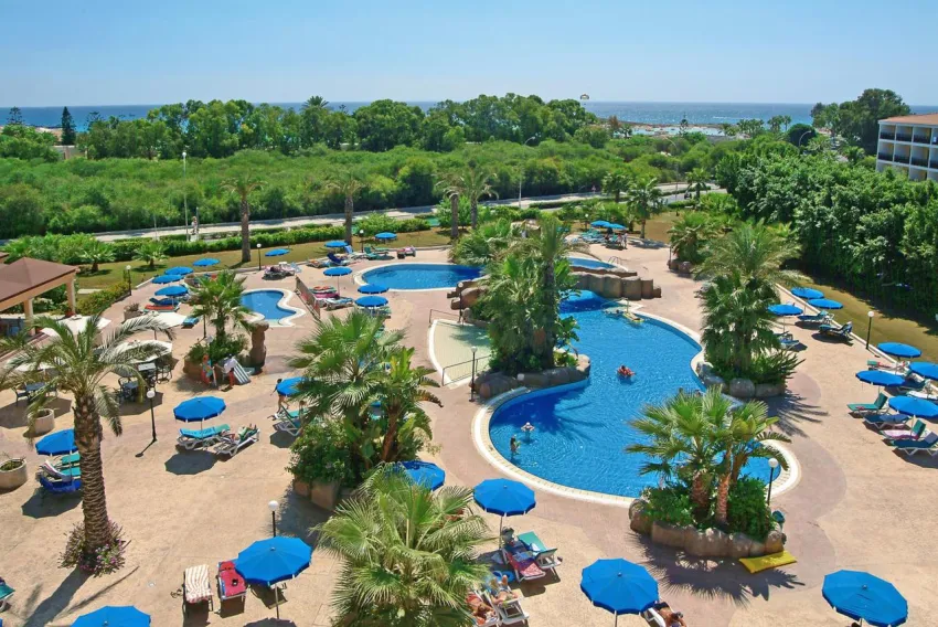 Nissiana Hotel & Bungalows 3*-3