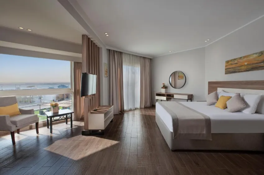 V GRAND BEACH RESORT SAHL HASHEESH (EX. PYRAMISA BEACH RESORT)  5*-8