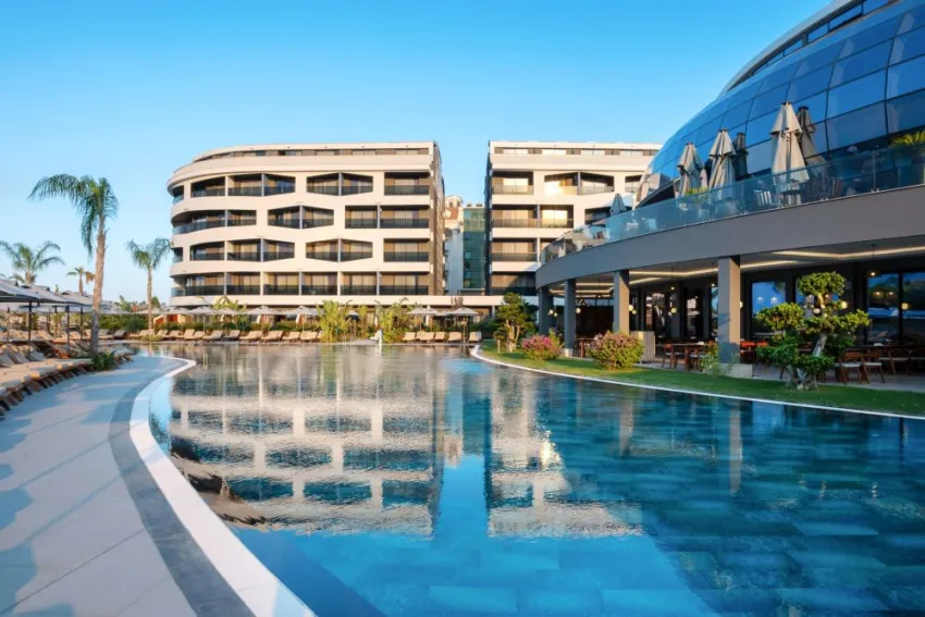 LIU RESORTS  5*-26