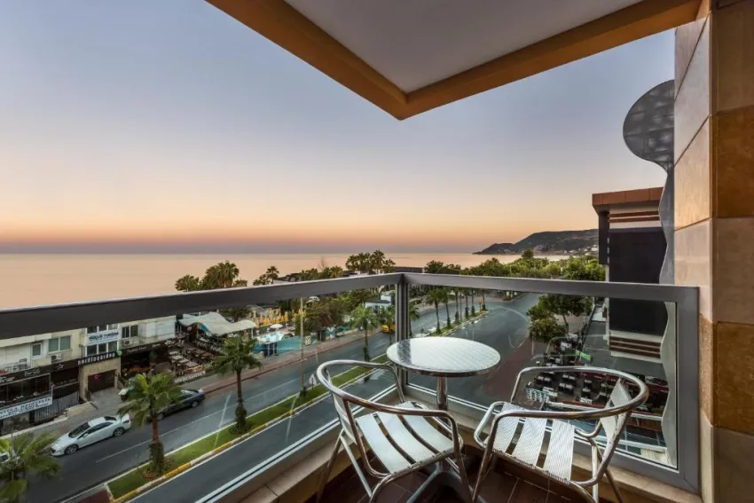 TAC PREMIER HOTEL & SPA  4*-5