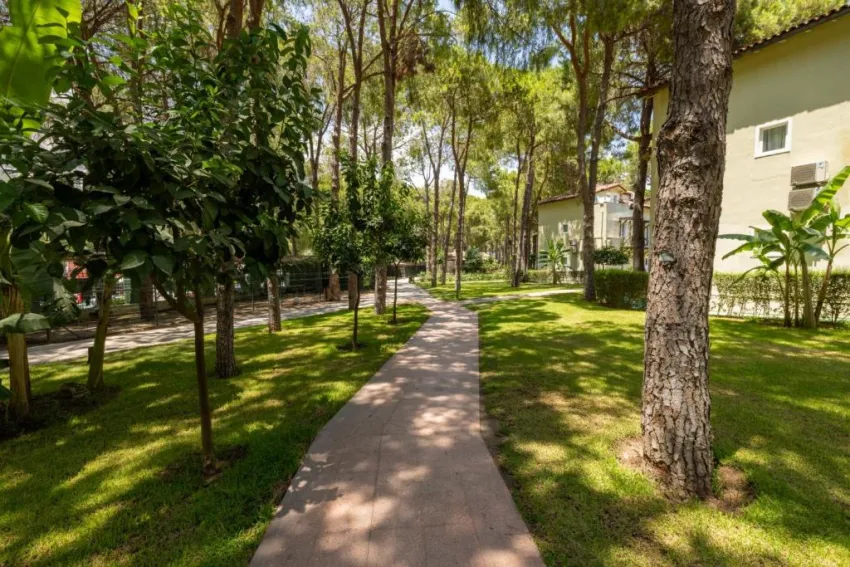 CRYSTAL FLORA BEACH RESORT  5*-40