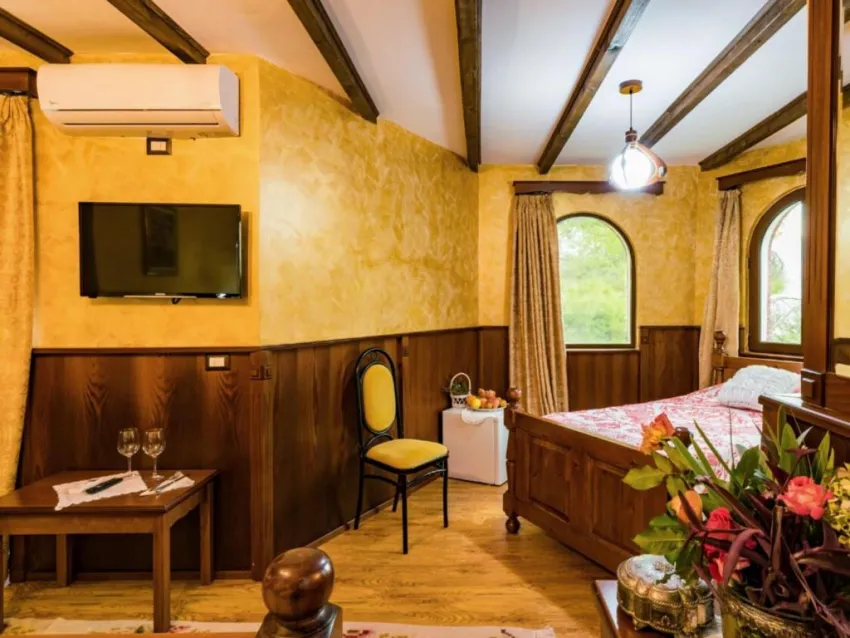 CASTLE PARK HOTEL  4*-19