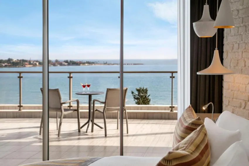 ACANTHUS & CENNET BARUT COLLECTION  5*-17