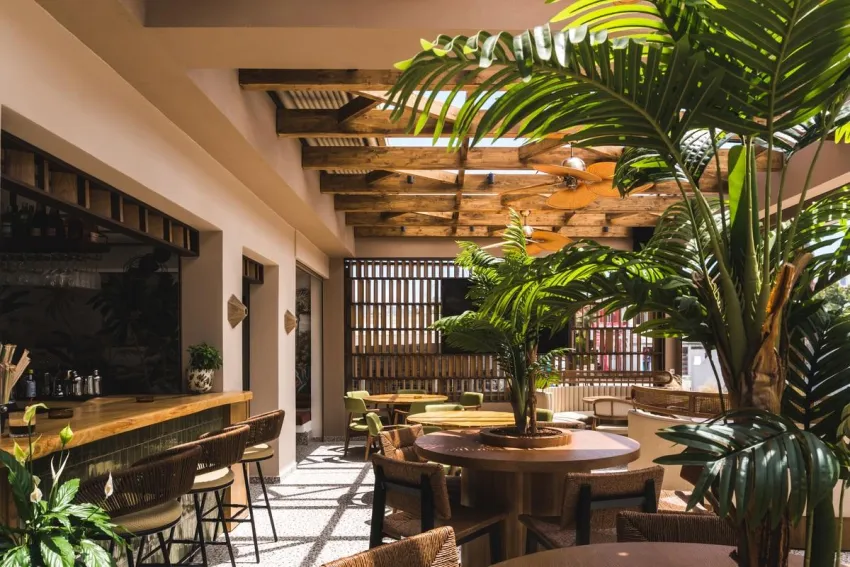 Canadian Hotel 4*-18