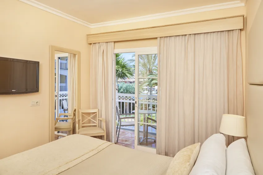 Zafiro Can Picafort 4*-74