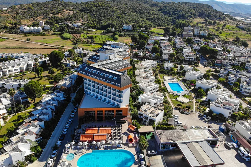 THRONE BEACH RESORT & SPA  5*-4