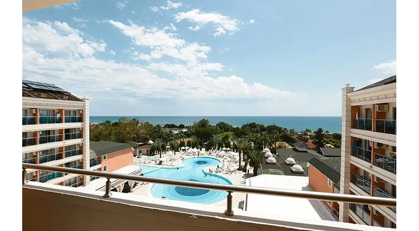 Insula Resort & Spa 5*-5