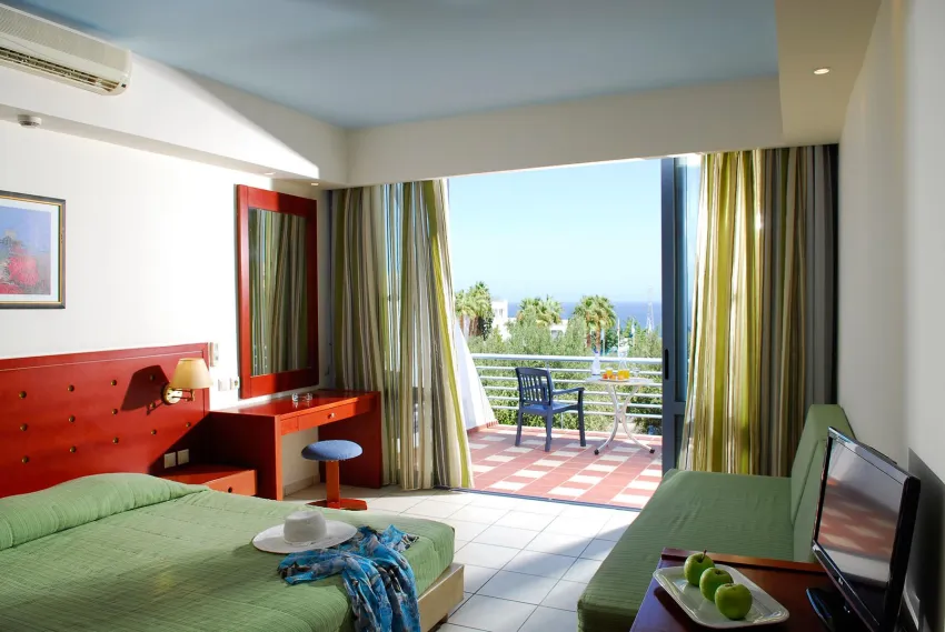 Royal & Imperial Belvedere 4*-18