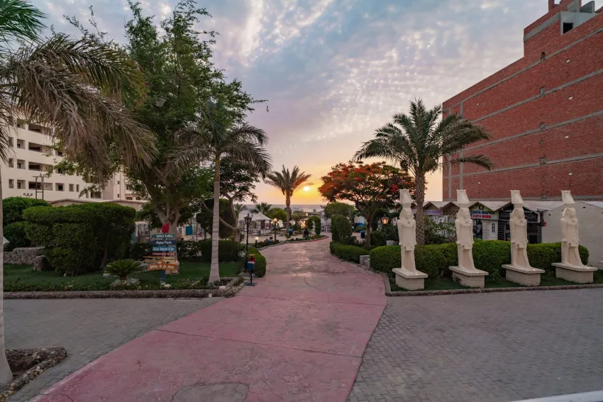 King Tut Aqua Park Beach Resort  5*-14