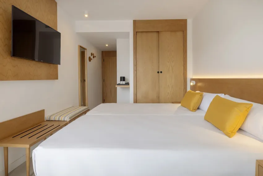 HM Isabela – Adults Only 4*-5