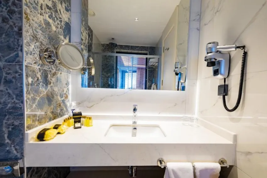 Granada Luxury Red (Adults Only 16+) 5*-11