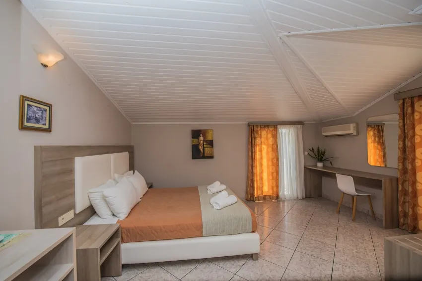 Planos Beach Hotel 4*-4