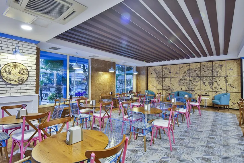 CRYSTAL ADMIRAL RESORT SUITES  5*-12