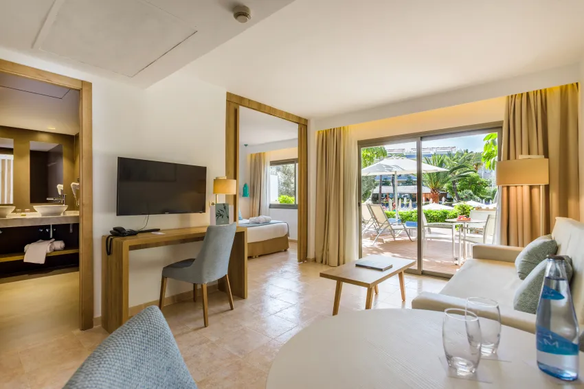 Zafiro Palmanova -156