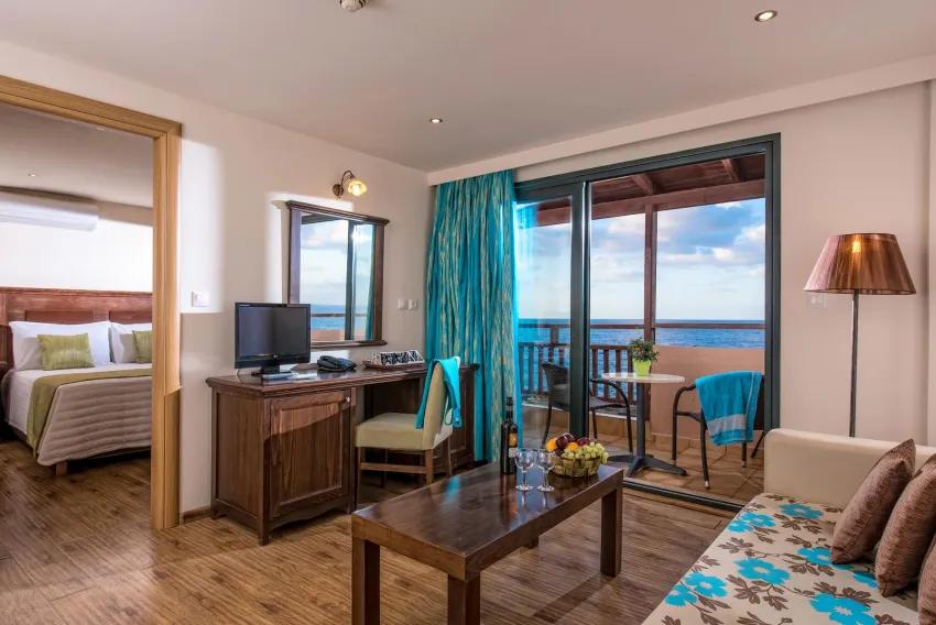 Koutrakis Suites 4*-12