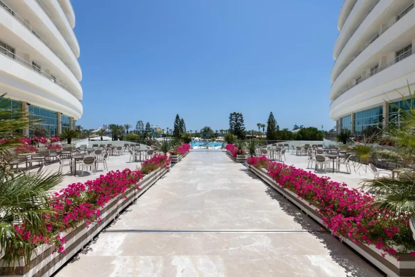 MIRACLE RESORT HOTEL  5*-70