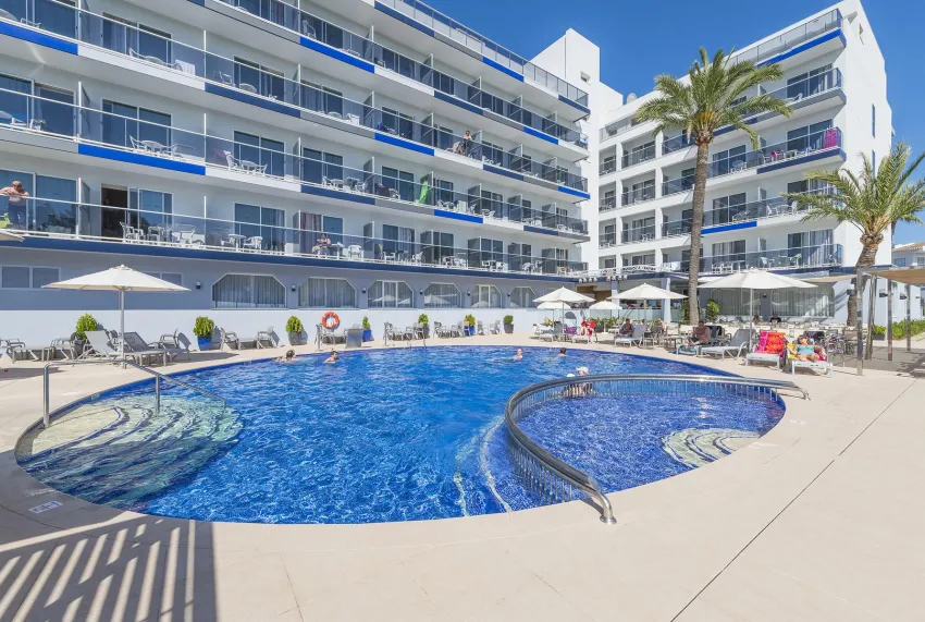 Vista Park Hotel & Apartments 3*-1